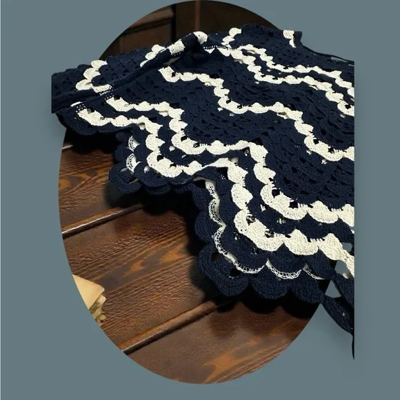 Vero Moda Open Crochet Knit Long Sleeve Sweater Top. Navy/White. Size: Large - Picture 9 of 11